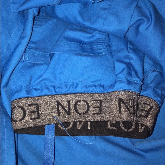 SCRUBS 💙 - Picture 2 of 2